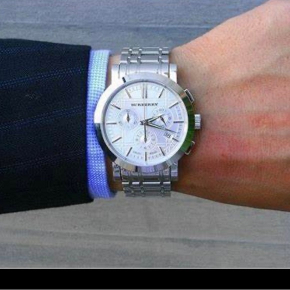 Men Burberry watch - Picture 3 of 3